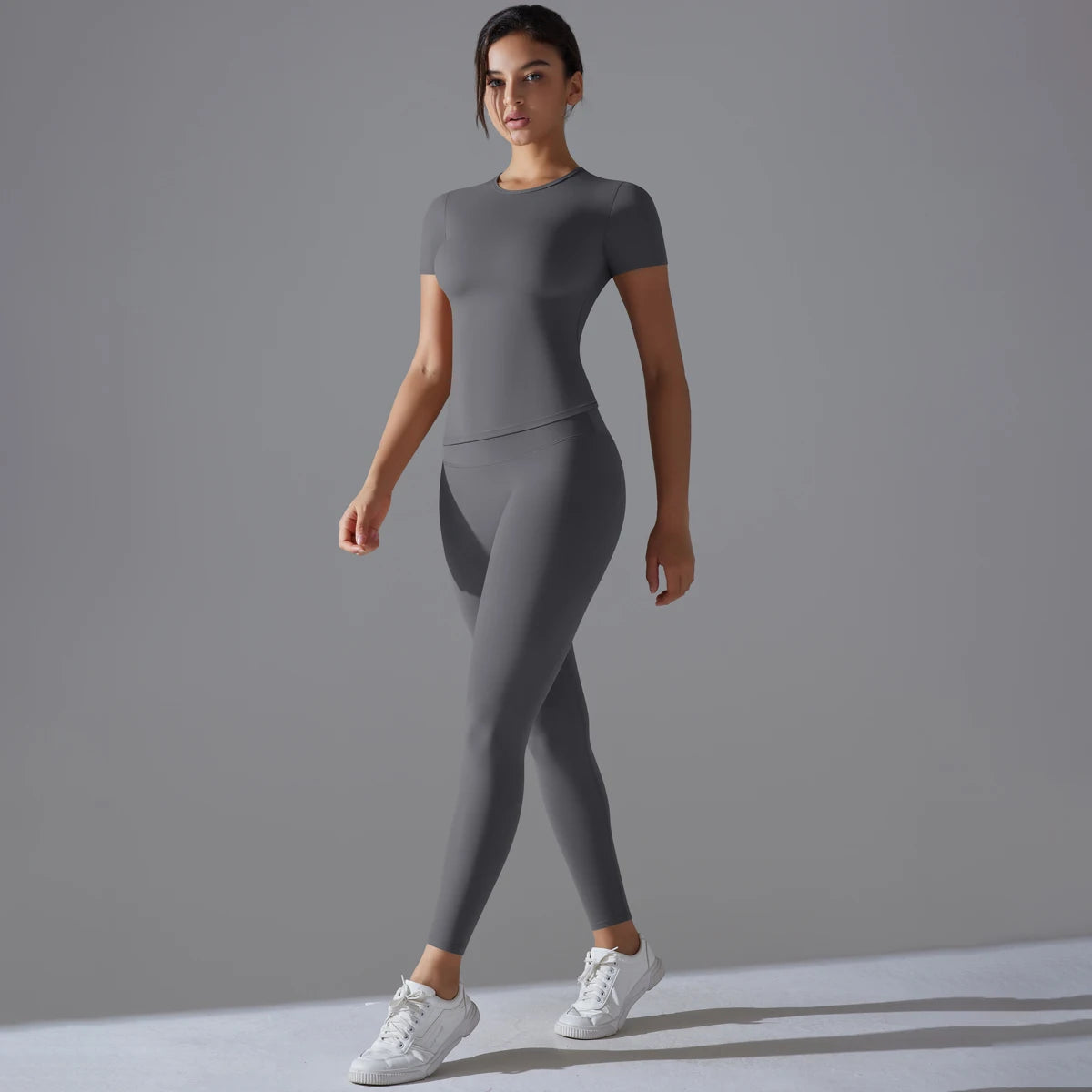 Women's Quick-Dry Gym Set – Breathable Active Top & Slim Yoga Leggings