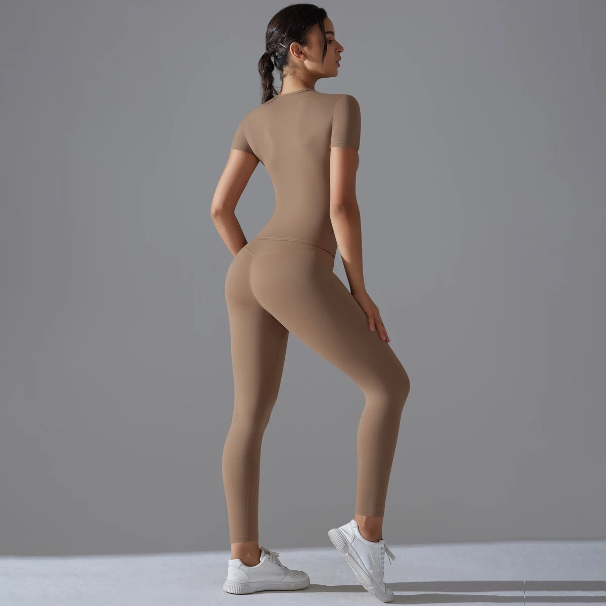 Women's Quick-Dry Gym Set – Breathable Active Top & Slim Yoga Leggings